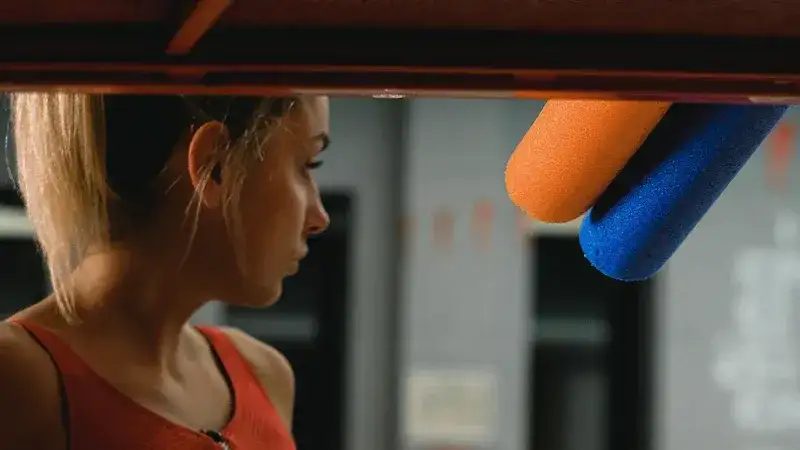 Come i produttori di costumi da bagno personalizzati calcolano i prezzi all'ingrosso