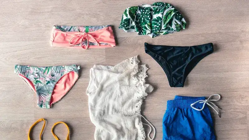12 tessuti di costumi da bagno più popolari utilizzati da produttori personalizzati